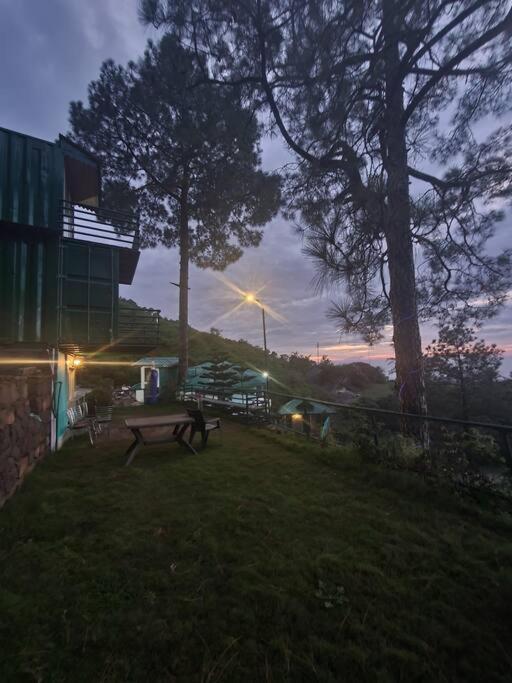 Kasauli Cascade A Cheerfull 4 Bedroom Challet Luaran gambar