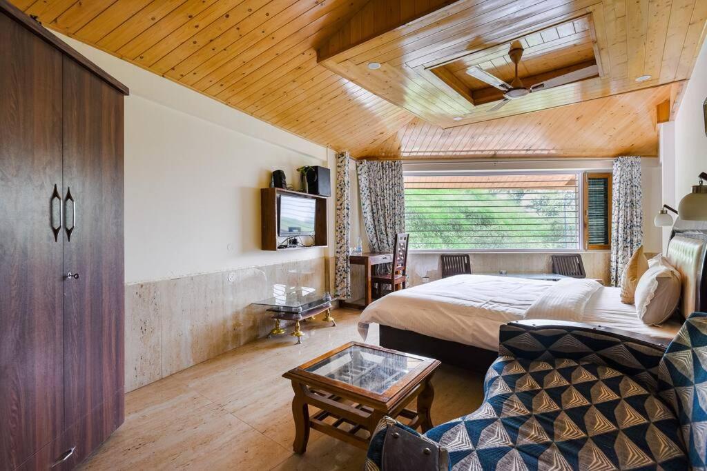 Kasauli Cascade A Cheerfull 4 Bedroom Challet Luaran gambar