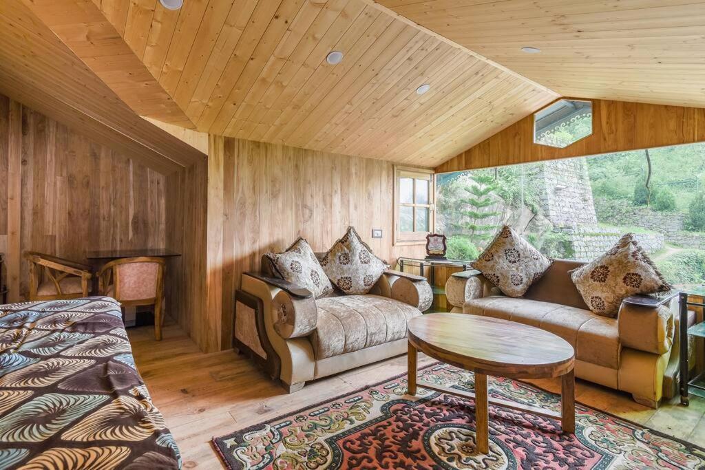 Kasauli Cascade A Cheerfull 4 Bedroom Challet Luaran gambar