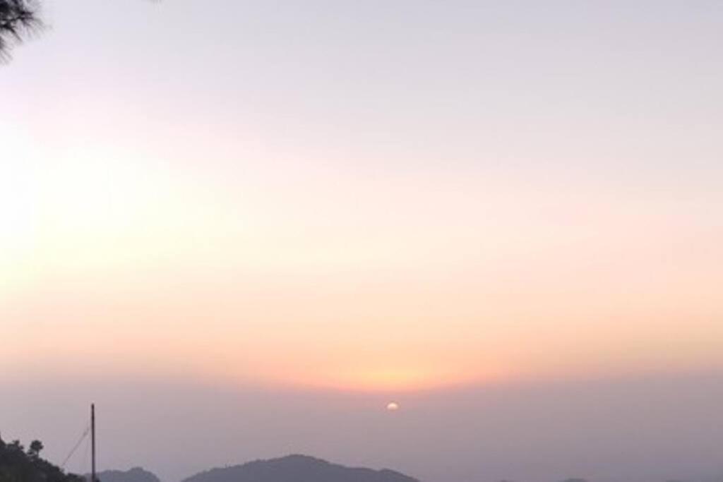 Kasauli Cascade A Cheerfull 4 Bedroom Challet Luaran gambar