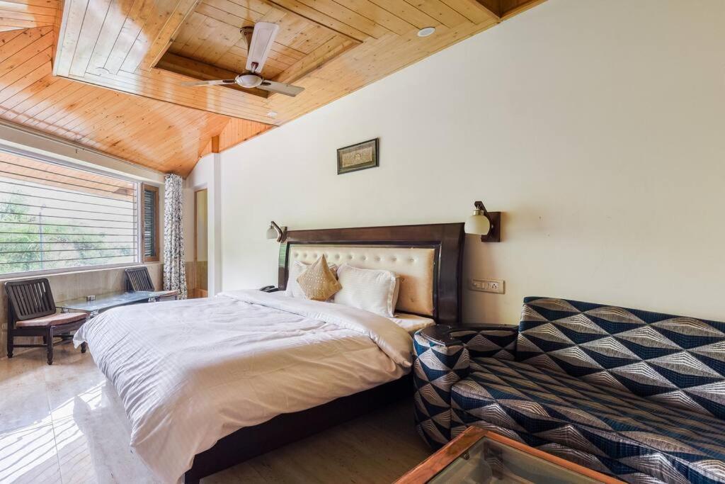 Kasauli Cascade A Cheerfull 4 Bedroom Challet Luaran gambar