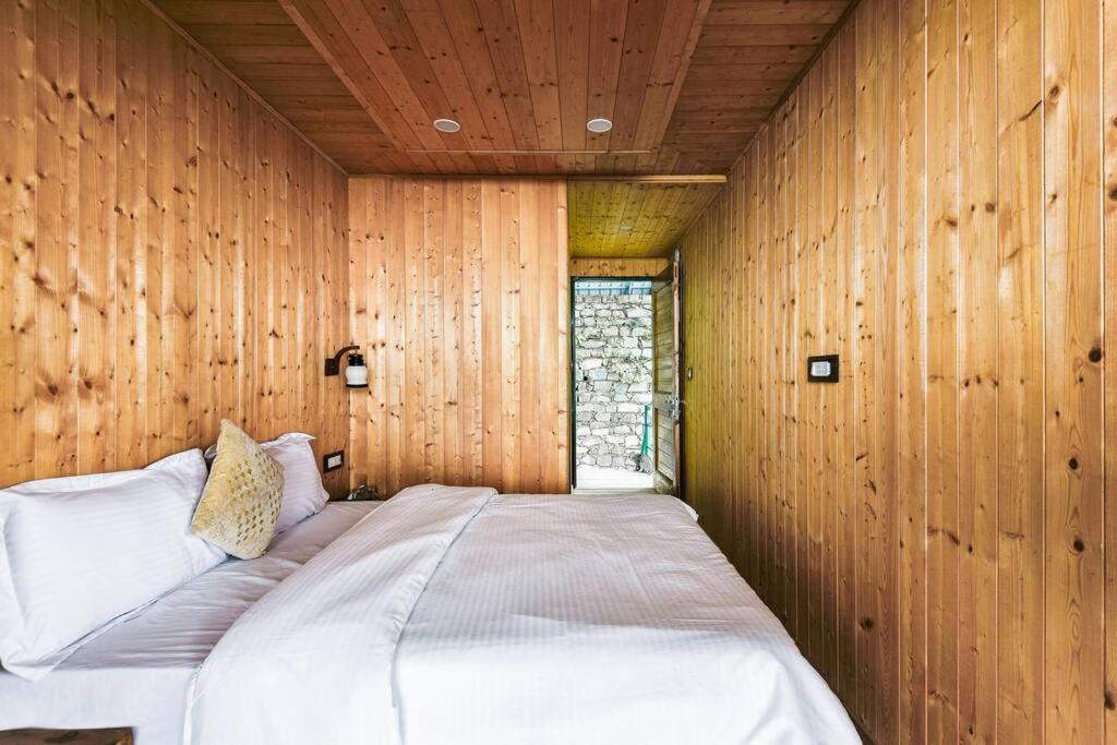 Kasauli Cascade A Cheerfull 4 Bedroom Challet Luaran gambar