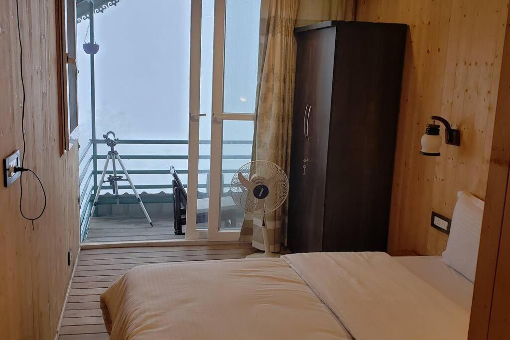 Kasauli Cascade A Cheerfull 4 Bedroom Challet Luaran gambar