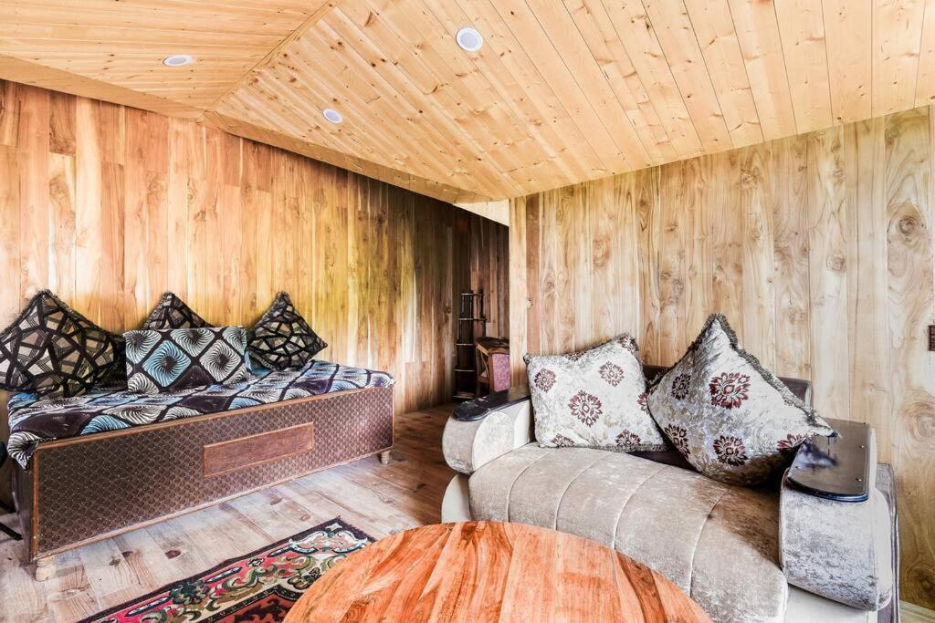 Kasauli Cascade A Cheerfull 4 Bedroom Challet Luaran gambar