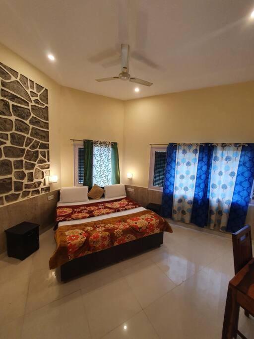 Kasauli Cascade A Cheerfull 4 Bedroom Challet Luaran gambar