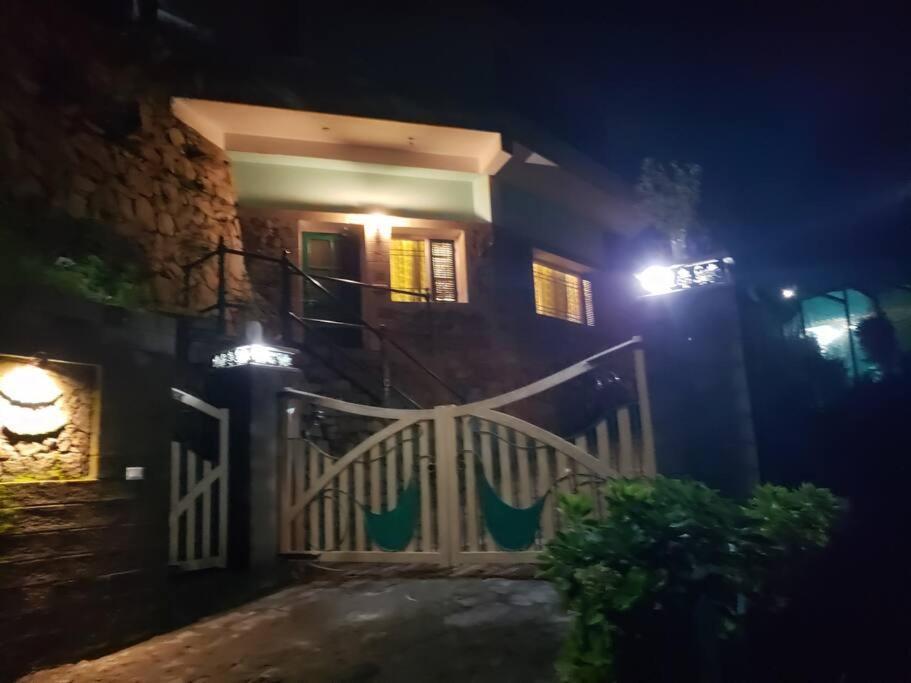 Kasauli Cascade A Cheerfull 4 Bedroom Challet Luaran gambar