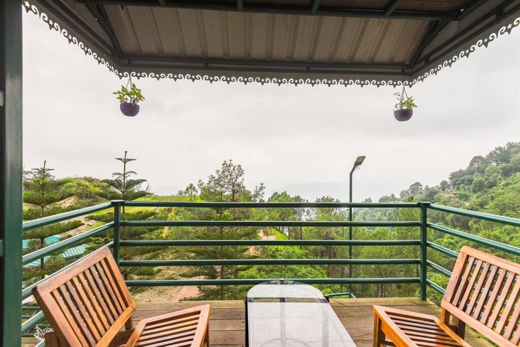Kasauli Cascade A Cheerfull 4 Bedroom Challet Luaran gambar